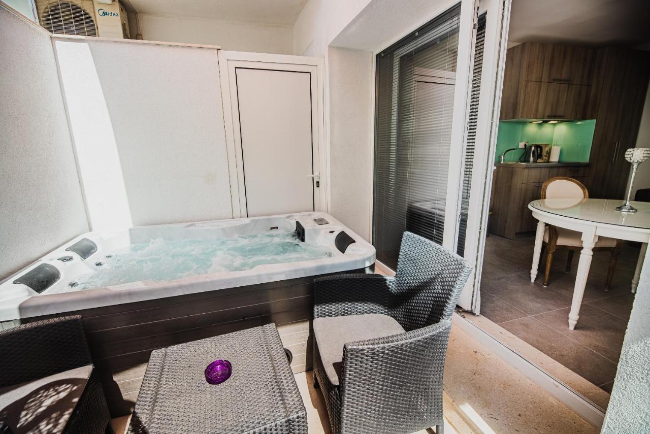 Downtown Luxury Apartments With Hot Tub Vodice Eksteriør bilde