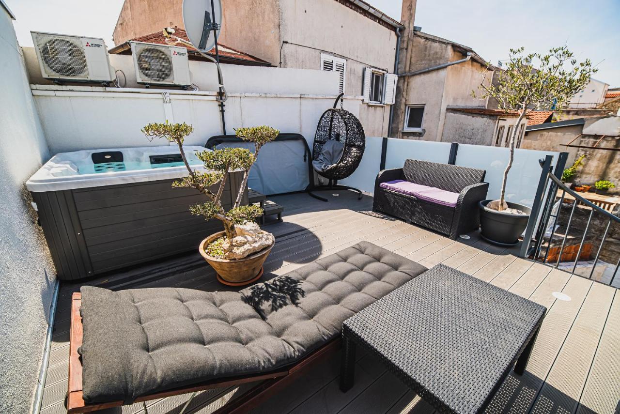 Downtown Luxury Apartments With Hot Tub Vodice Eksteriør bilde