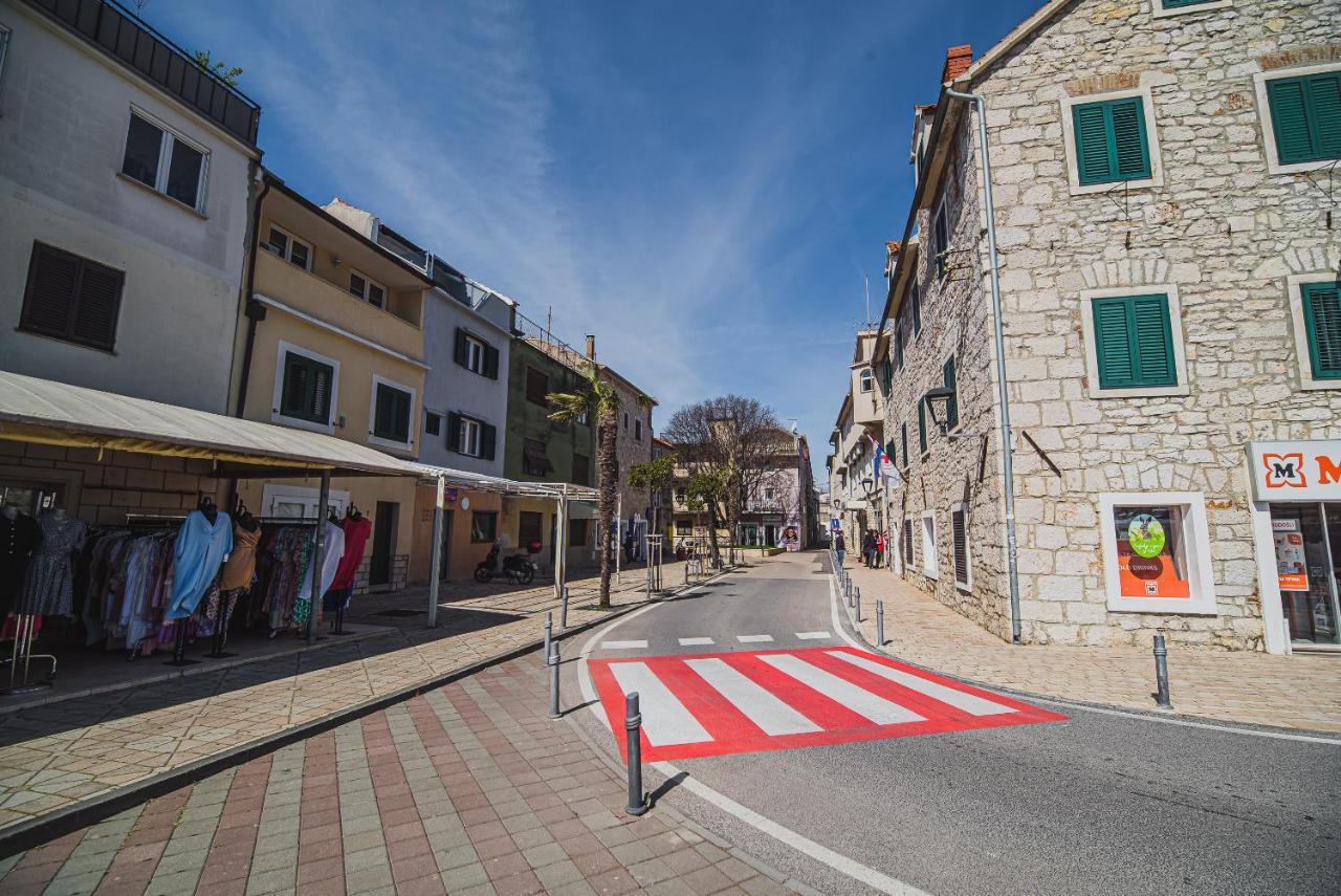 Downtown Luxury Apartments With Hot Tub Vodice Eksteriør bilde