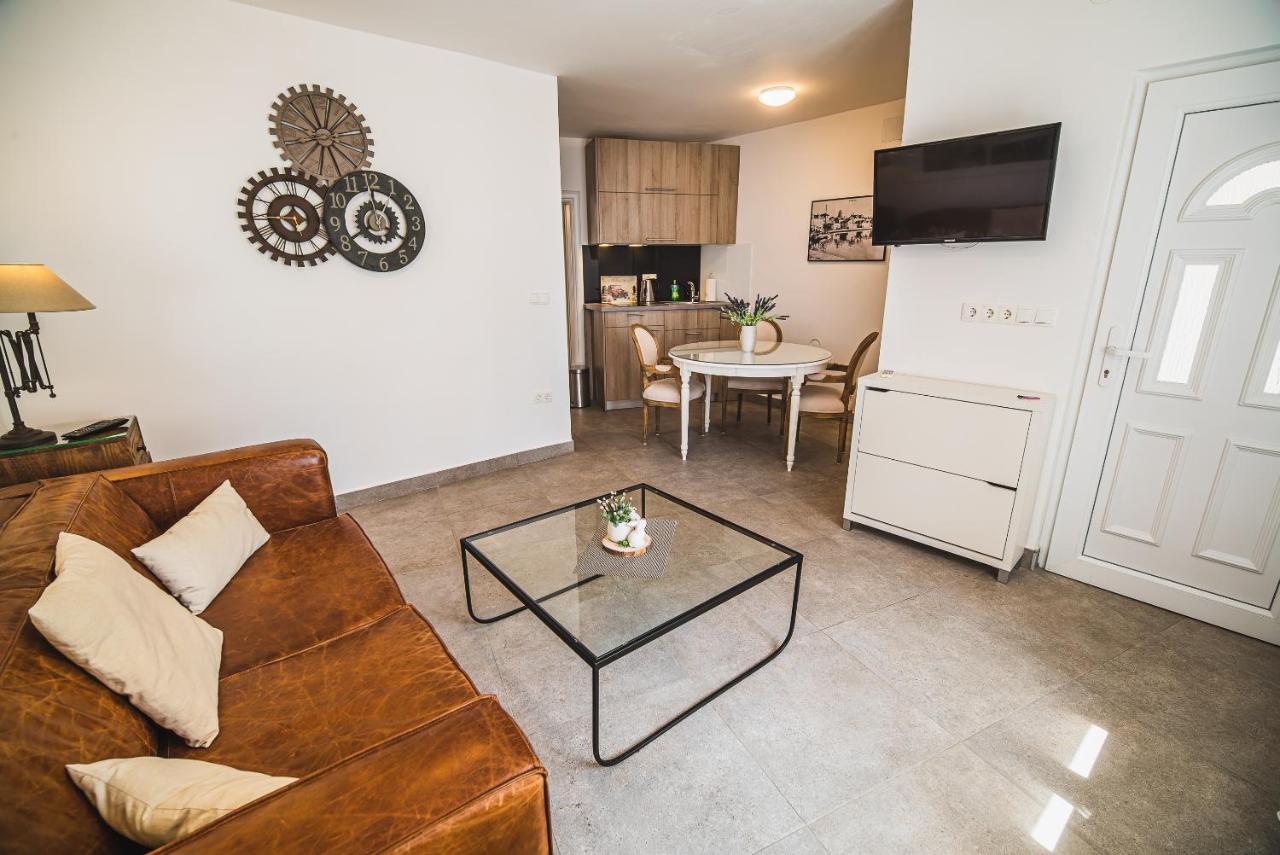 Downtown Luxury Apartments With Hot Tub Vodice Eksteriør bilde