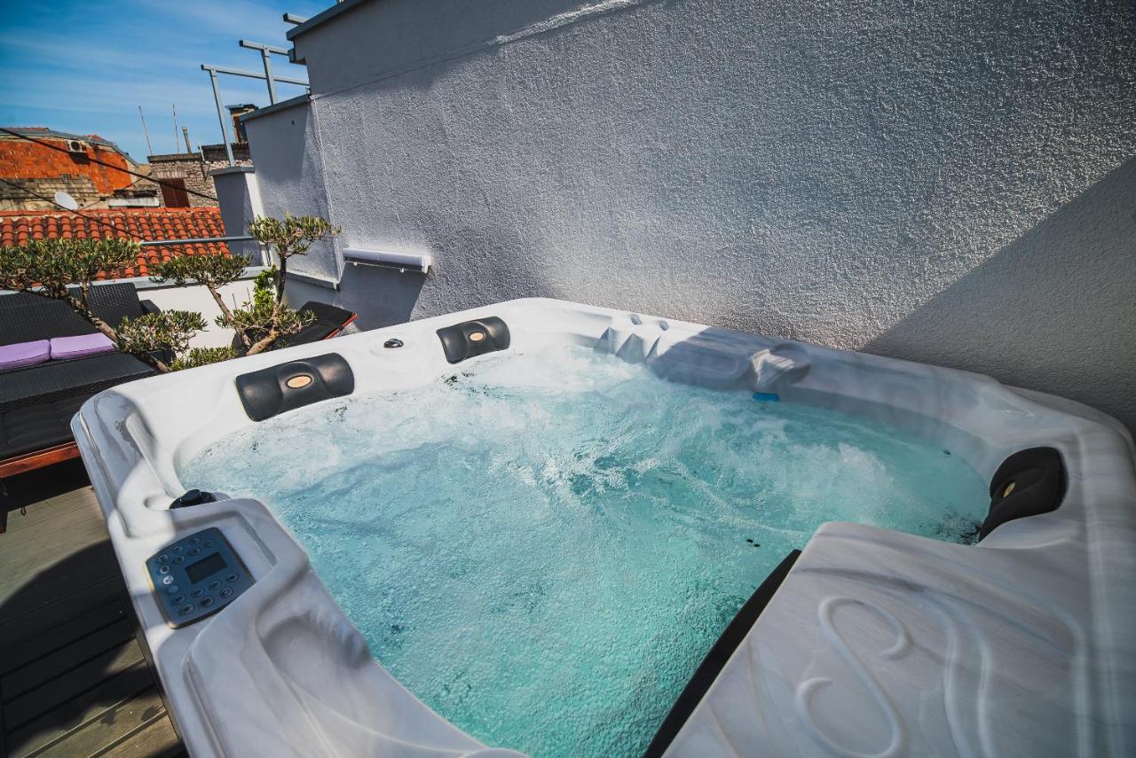 Downtown Luxury Apartments With Hot Tub Vodice Eksteriør bilde