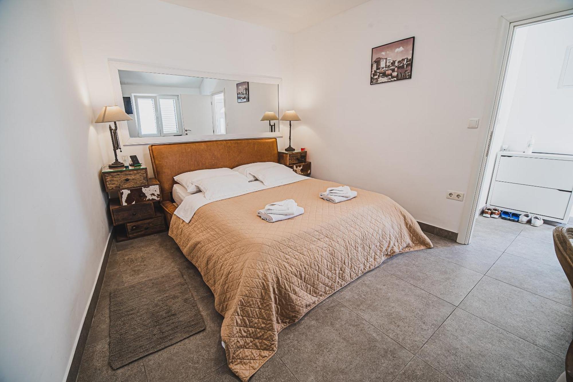 Downtown Luxury Apartments With Hot Tub Vodice Rom bilde